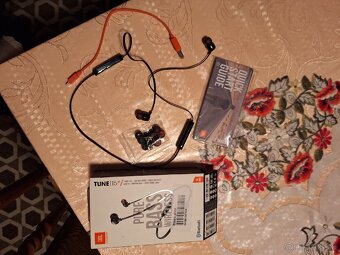 JBL sluchatka - 4