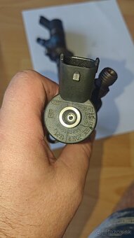 Vstrekovacia tryska 0445110259 - 4