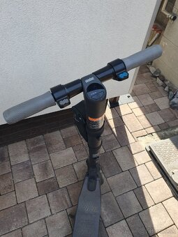 Elektrická kolobežka Ninebot by Segway KickScooter ES2 - 4
