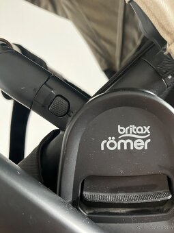 Britax Römer lll kočik - 4