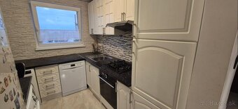 Štvorizbový byt v Dunajskej Strede – priestor, pohodlie a lo - 4