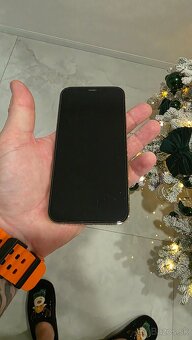 Predám iPhone 12 Pro zlatý. - 4