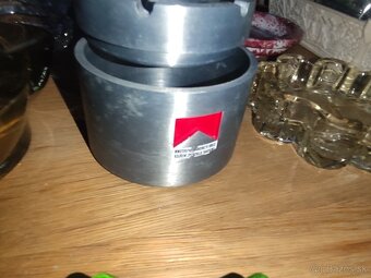 Kolekcia starých popolníkov - 4