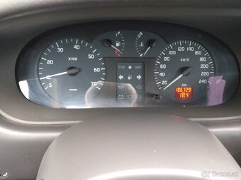 Renault megane scenic - 4