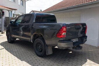 Toyota Hilux 2.4 - 4