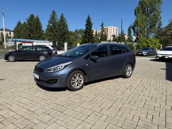 Kia Ceed SW 1,6 GDi Strieborná edícia - 4