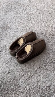 UGG Tazz Slipper Molasses (W) - 4
