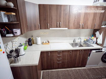 REZERVOVANÉ- 3-izbový, nadštandardne veľký byt s balkónom -  - 4