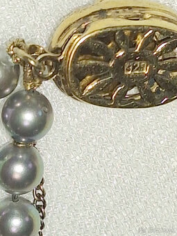 KRÁSNY NÁHRDELNÍK - 4