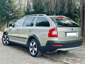 Škoda Octavia Combi Scout 4x4 2.0 TDI DSG Navi Xenon Led - 4