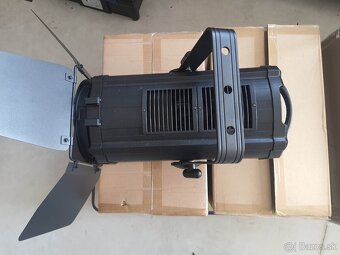 2ks LED Fresnel SHEHDS 250W RGBW - 4