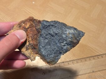 Uránový minerál #4 - UV aktívny (Muráň, SR) - 4