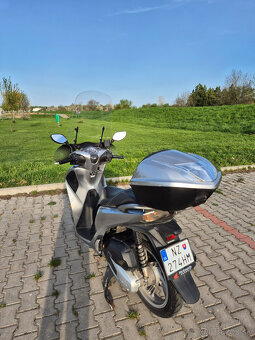 Predam skuter Honda SH 125 2018 - 4