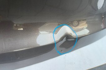 Kia Sportage III 3 2010- 5. Piate kufrové dvere kufor - 4