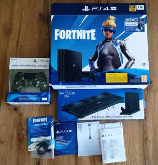 PS4 Pro 1T + Thrustmaster T80 Ferrari Edition - 4