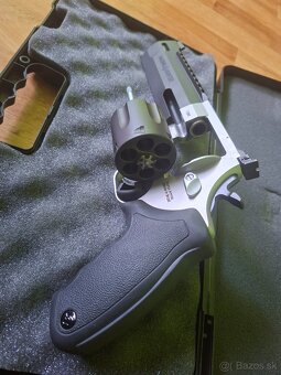 Taurus riging hunter 44 mag - 4