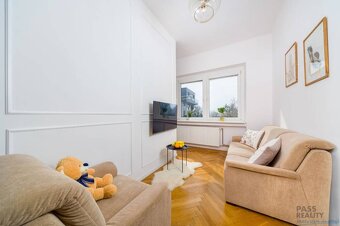 NA PREDAJ veľký 1 izbový byt s impozantnými výhľadmi na hrad - 4