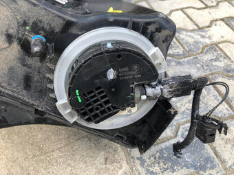 Čerpadlo + nádrž AdBlue Audi Q7 4M (4M0131878BF) - 4