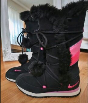 Štýlové semišové čižmičky Nike, veľkosť 37,5, NOVÉ - 4