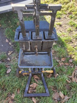 Rucny lis na brikety - 4