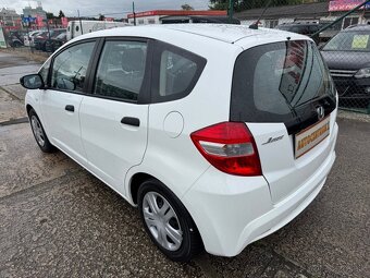 Honda Jazz 1,2i-VTEC 5MT COOL - 4