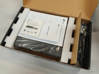 Switch TP-LINK TL-SG1008MP úplne NOVÝ - 4
