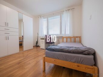 Štýlový 2,5 izbový byt s balkónom a výhľadom na Zobor - 4