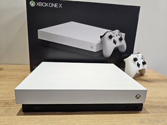 XBOX ONE X - White limited edition - 4