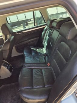 skoda suprb 2combi 4.4.2l.cr.125kw.2010.320000km. - 4