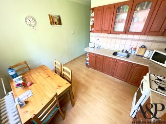 NA PREDAJ 2 IZB. BYT PREROBENÝ NA 3 IZB., 64M2, ŠTEFÁNIKOVA - 4