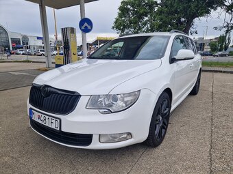 Škoda Superb Combi 2.0 TDI CR 140k Elegance DSG - 4