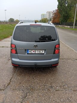 VW Touran Cross - 4