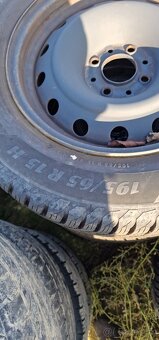 Predám gumi 195/65/15 zimne - 4