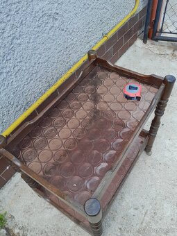 Predám barový stolík na kolieskach - 4