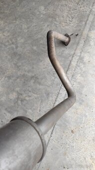 stredovy tlmic honda civic - 4