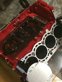 Motor stolík Audi V8 RS - 4