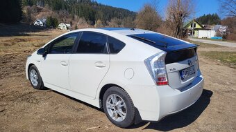 Predám Toyota Prius 3 Panorama Exclusive - 4