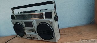 Radiomagnetofon HITACHI - 4