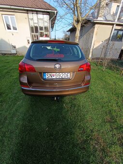Opel Astra st j - 4
