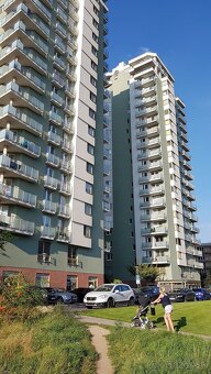 2 izb. Novostavba - Bosákova ul. - začiatok Petržalky- GARÁŽ - 4