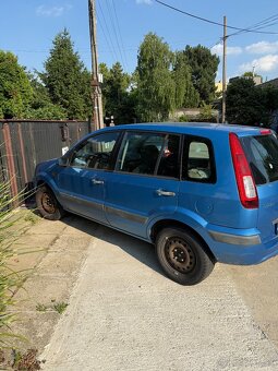 Ford Fusion 1,4i benzín .2010 - 4