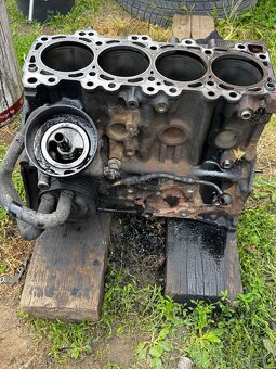 Blok motora nissan - 4
