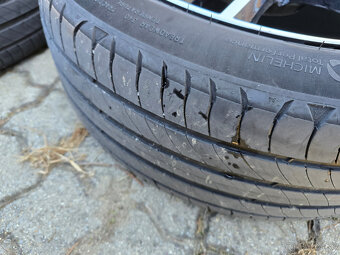 Hliníkové disky R17 + letné pneu Michelin - 4
