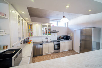 Na predaj dva rodinné domy na jednom pozemku v Krásnohorskom - 4