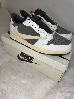 Jordan 1 Low x Travis Scott Reverse Mocha - 4