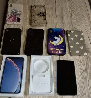 Iphone xr - 4