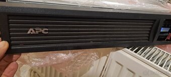 UPS SMART Zalozny zdroj APC - 4