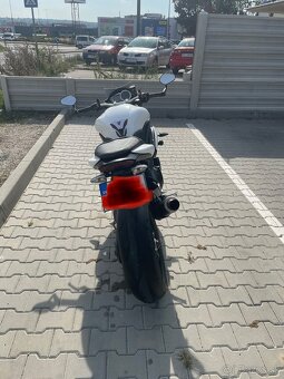 Triumph Speed Triple 1050 R.v 2011 - 4