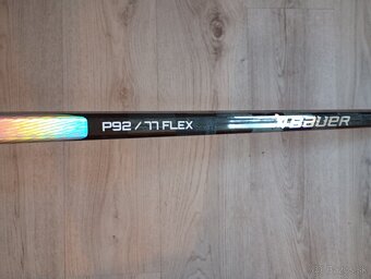 Predám hokejku Bauer Nexus Tracer SR grip - 4