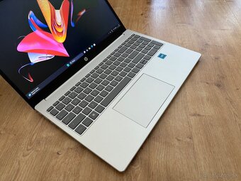 /15.6"/HP Notebook/4GB RAM DDR5/128GB NVMe SSD/Intel HD 2GB - 4